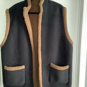 REVERSIBLE Women’s Black & Taupe  Fleece Vest 3X-4X